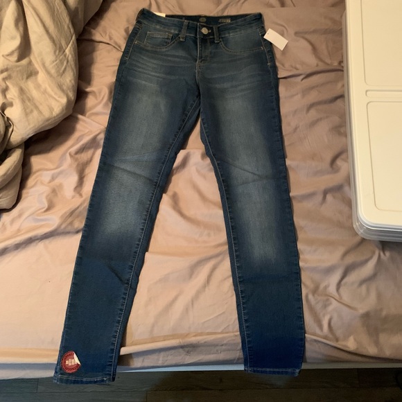 Jeans - Picture 2 of 3